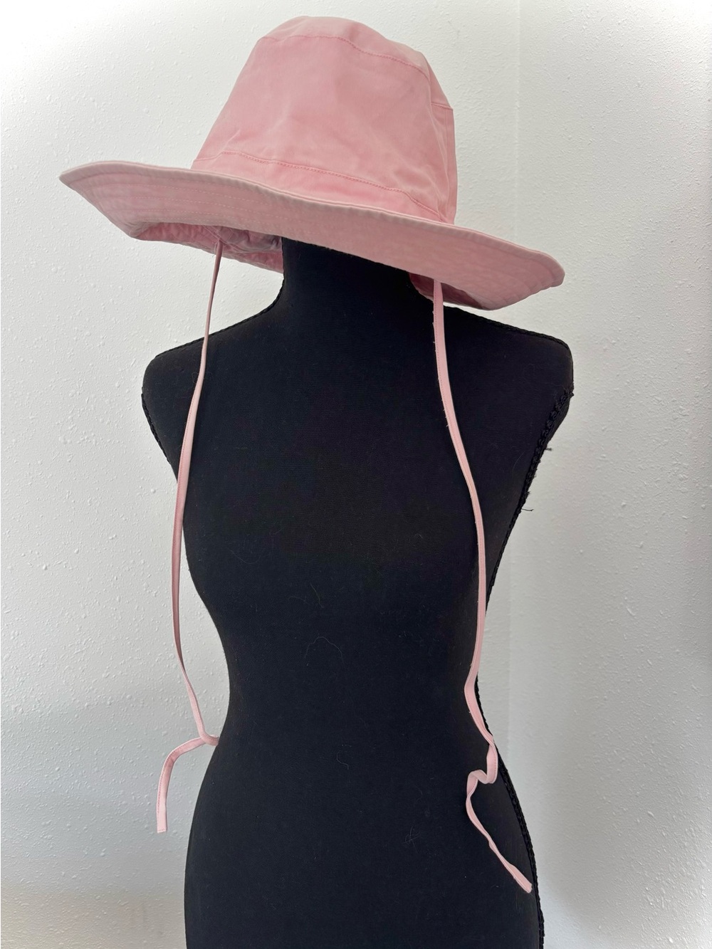 Women's Wide-Brim Pink bucket Sun Hat with Chin Tie